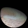 600px-Triton_moon_mosaic_Voyager_2_(large).jpg